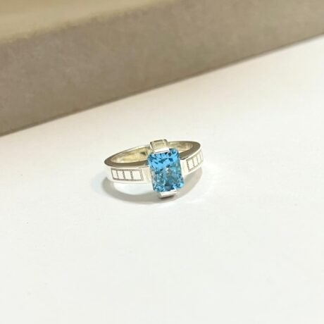 Elegant Men's Ring